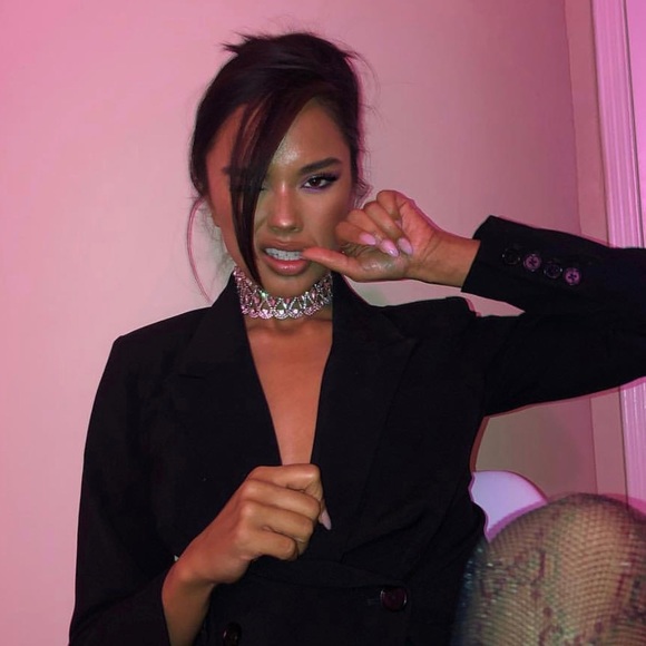 Opulux Choker - Picture 3 of 5